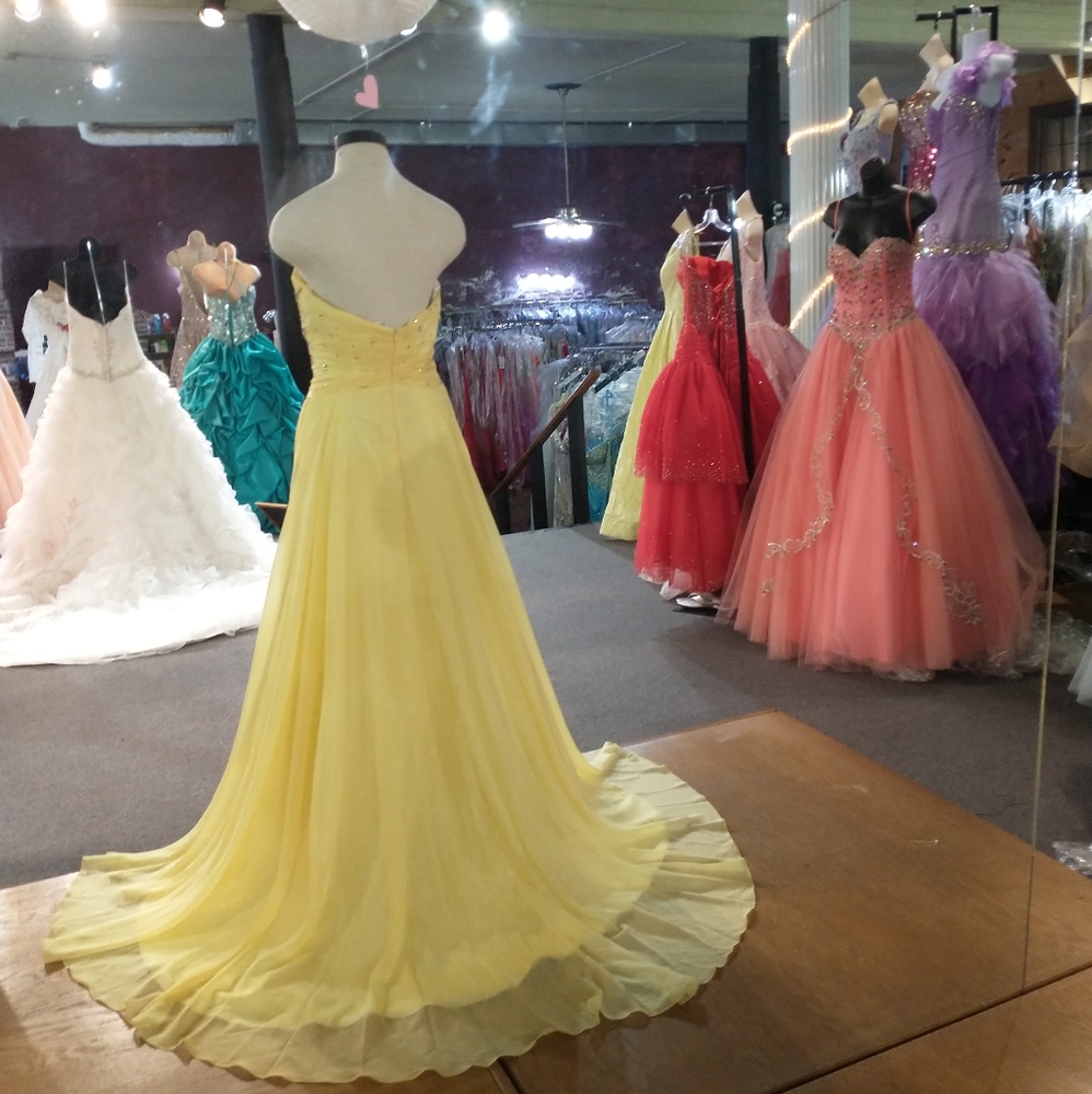 Tiffany's prom dress - Picture 2 of 8